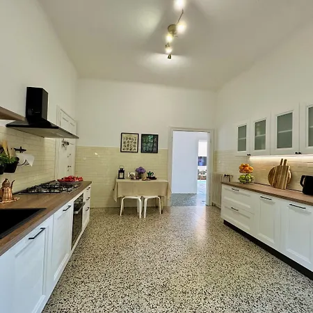 Apartment Giardino Floreale Di Menaggio