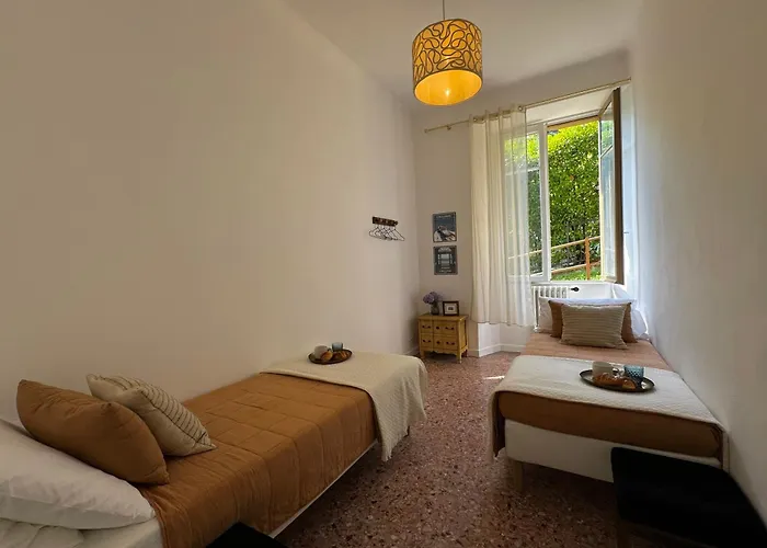 Giardino Floreale Di * Μενάτζιο