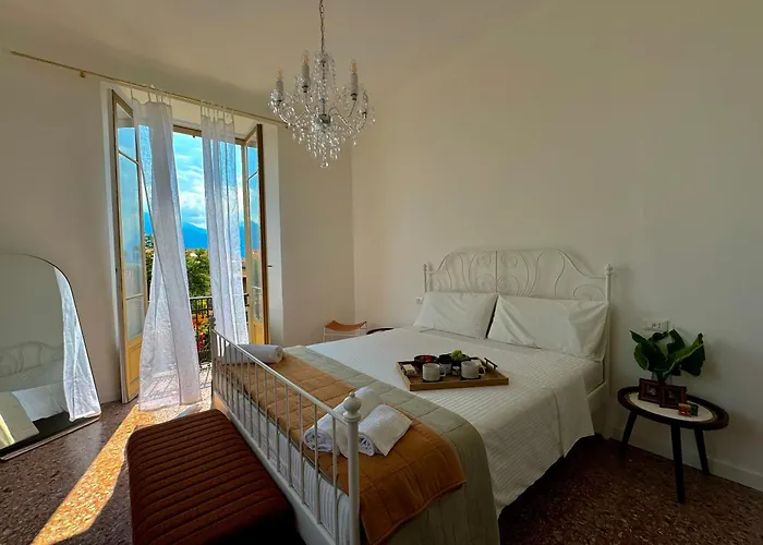 Giardino Floreale Di * Μενάτζιο