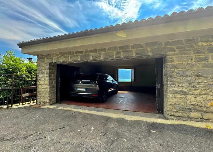 Giardino Floreale Di Διαμέρισμα