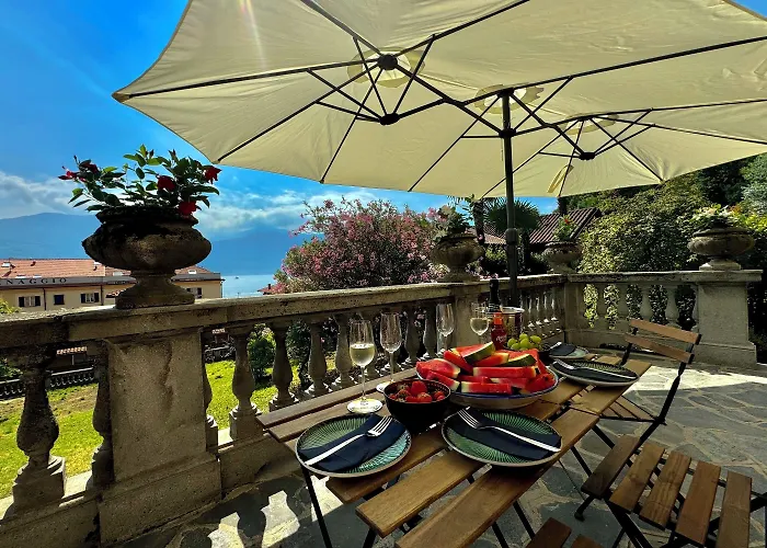 Giardino Floreale Di Μενάτζιο