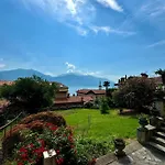 Giardino Floreale Di Apartmán Menaggio