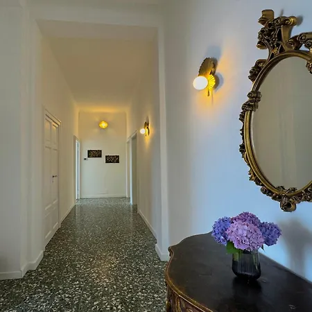 Giardino Floreale Di Apartamento Menaggio